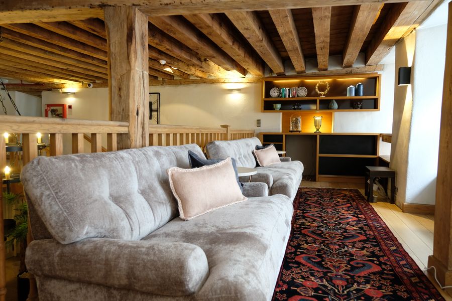 The mezzanine sitting room